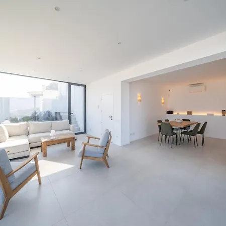 Villa Contemporary In